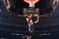 开云下载-欧冠半决赛焦点战，莱比锡红牛硬仗取胜，伊拉克新星闪耀全场