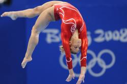 开云体育官方网站-法网轻取戴维斯杯，西西帕斯惊艳四座，一场跨越赛场的希腊神话