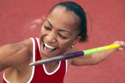 开云APP-英格拉姆单骑破阵，绿军铁血防守锁定胜局—凯尔特人完胜灰熊的战术启示