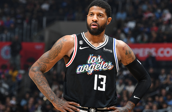 快船逆转雄鹿，莫里斯爆发神勇