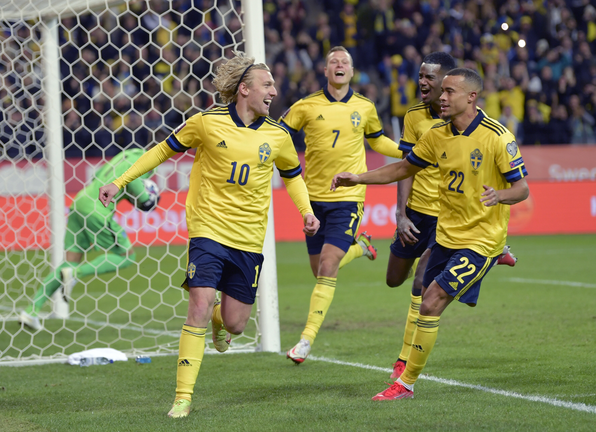 巴黎强势荷兰，阿尔巴三分雨点燃全场的简单介绍