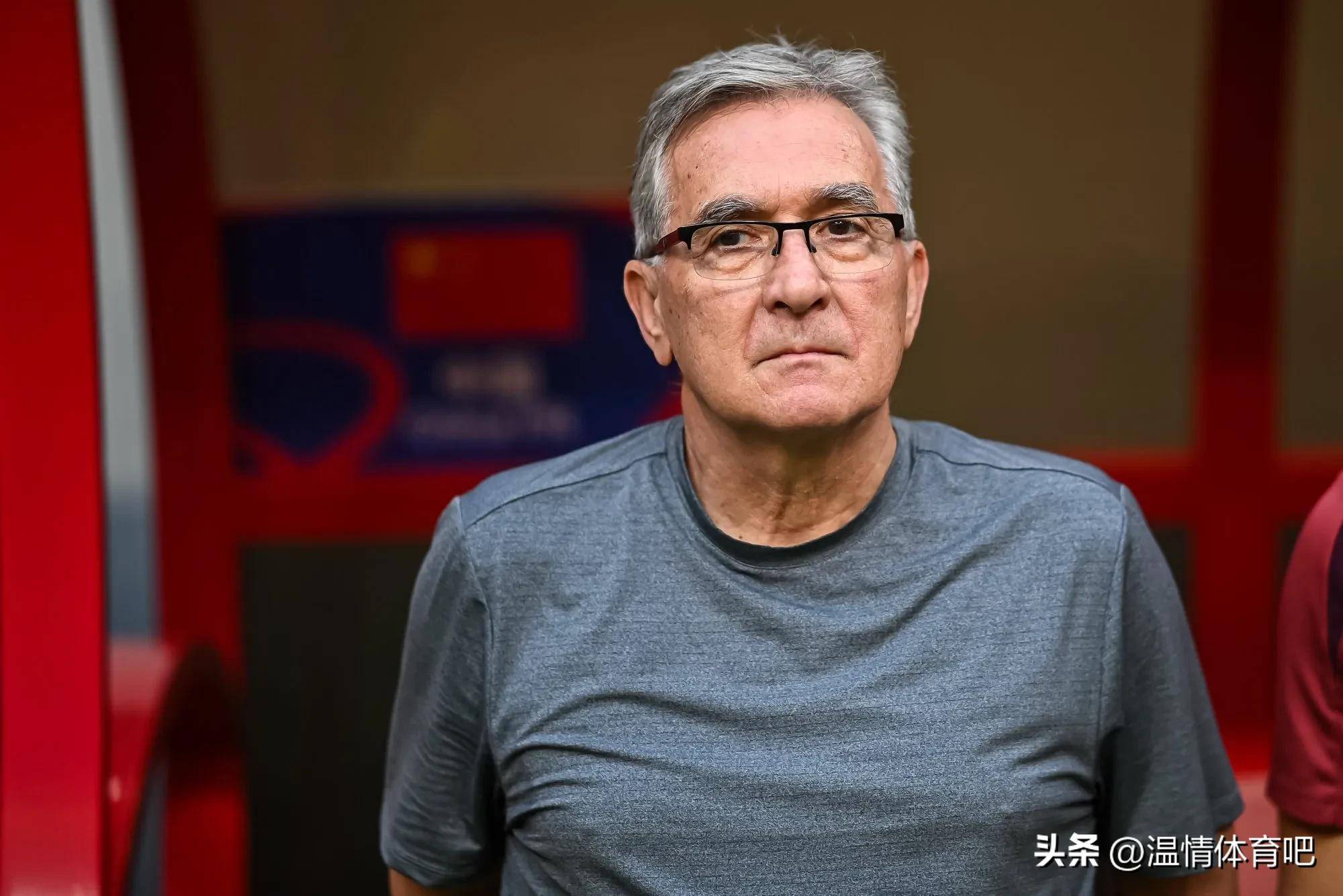 西班牙主教练获得最佳执教奖