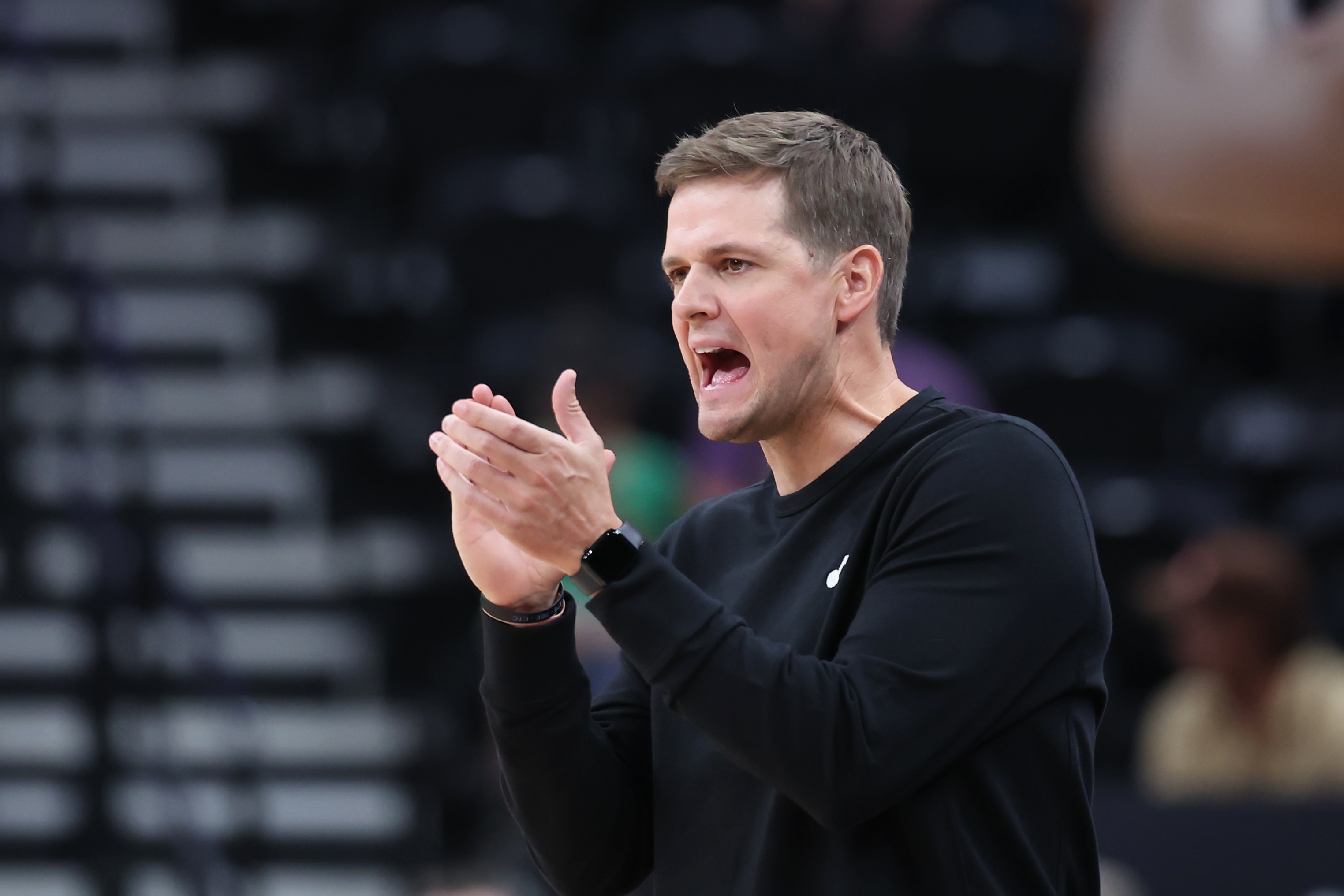 塞尔维亚男篮强势湖人,萨博尼斯制霸全场的简单介绍 塞尔维亚男篮强势湖人,萨博尼斯制霸全场的简单介绍