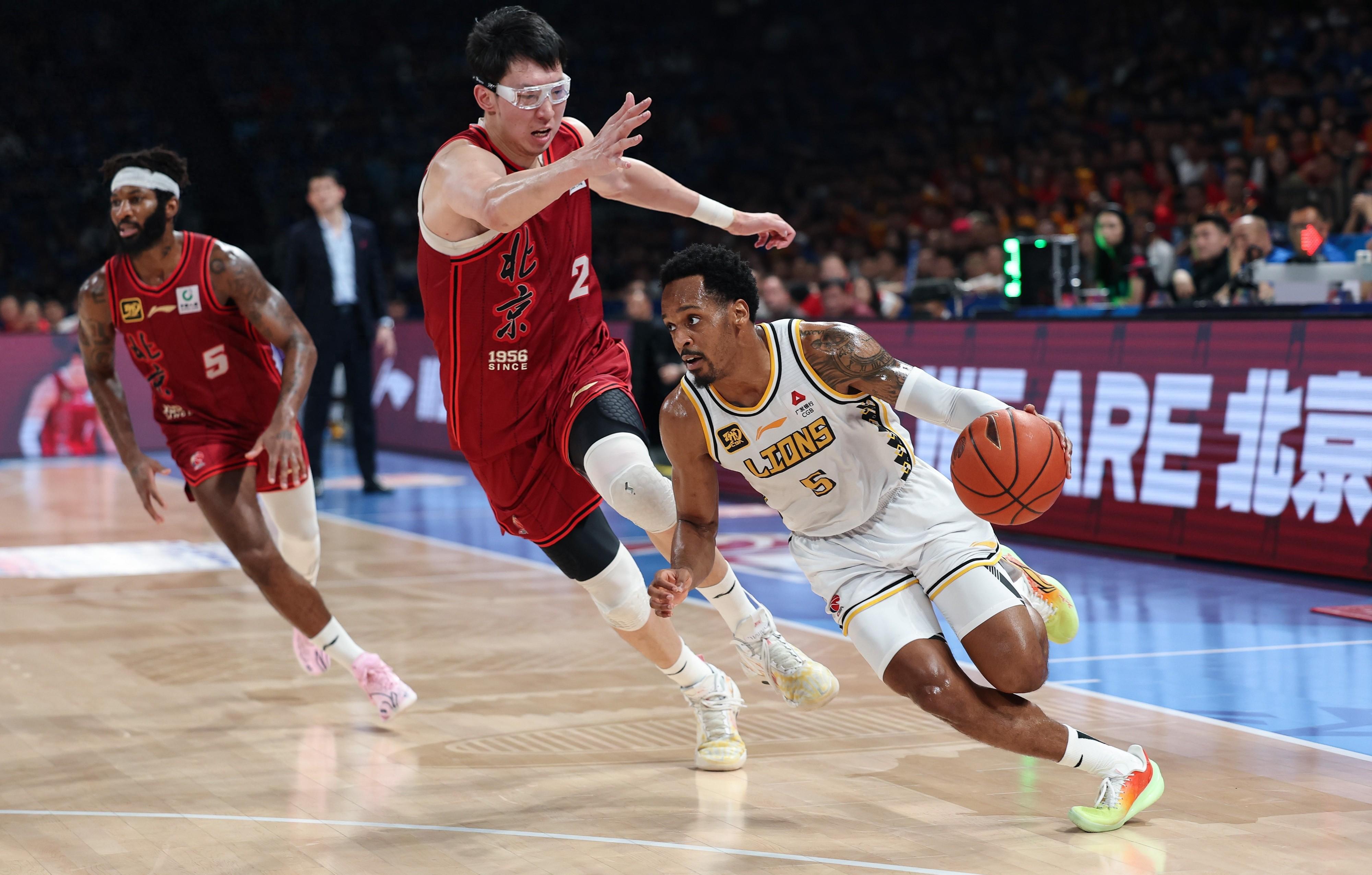 黄蜂力克篮网，取得宝贵胜利