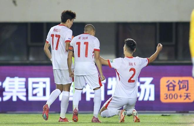 关于外援过人能力赢得掌声，队友助攻默契无间的信息