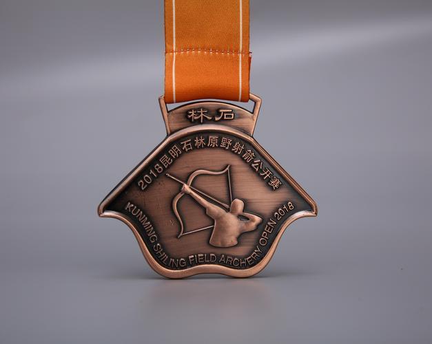 青年选手突破个人记录，获得奖牌