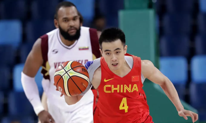 关于委内瑞拉队在卡拉卡斯联赛中一路领先的信息