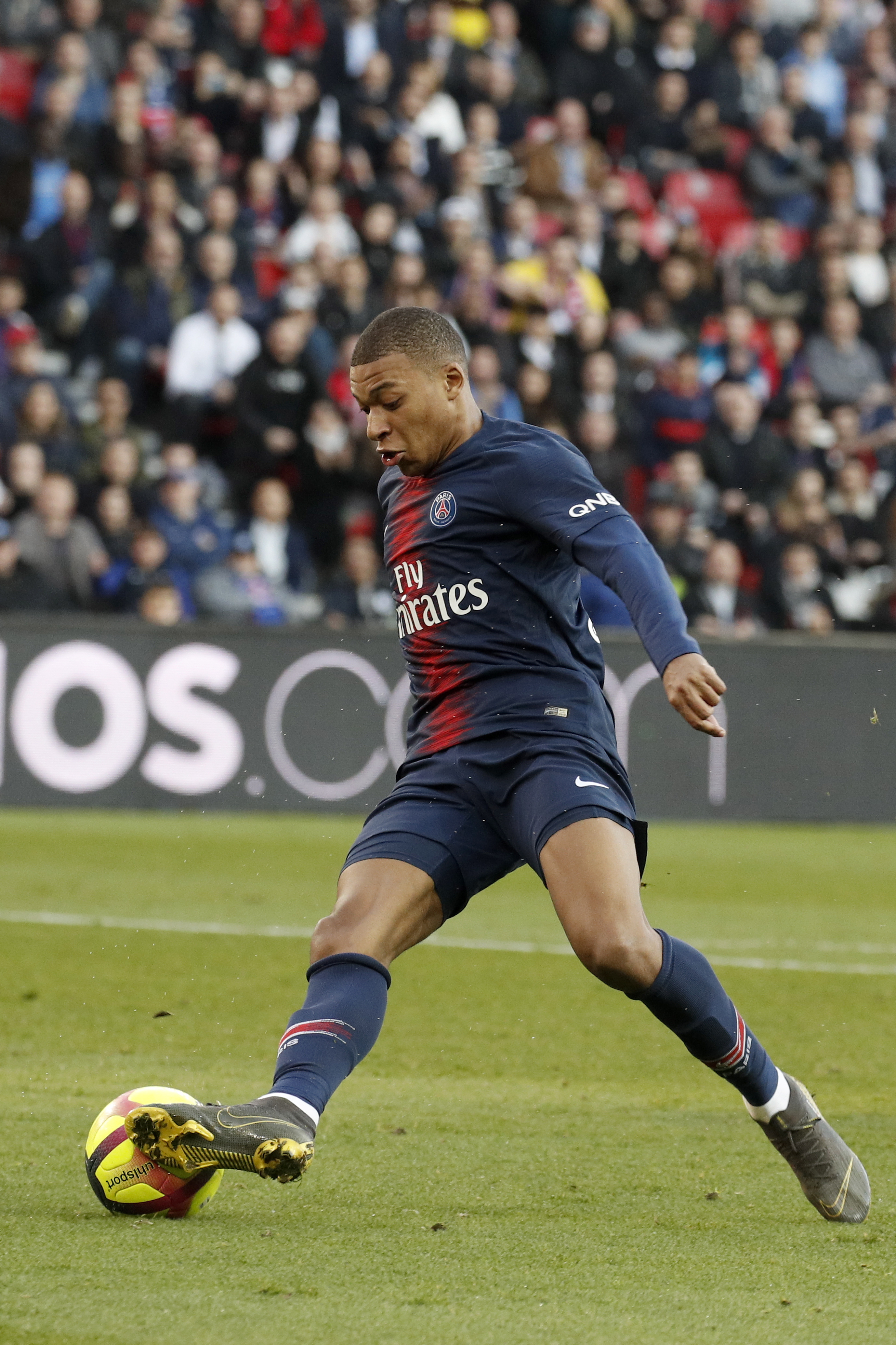 关于约阿维尔主场大胜尼姆，豪取法甲三分的信息