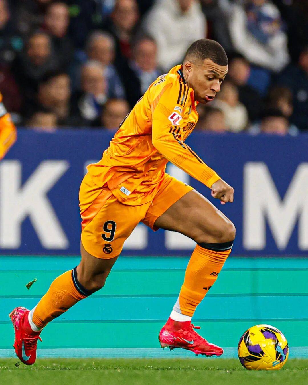 西班牙人主场不敌对手,遭遇失利 西班牙人主场不敌对手,遭遇失利