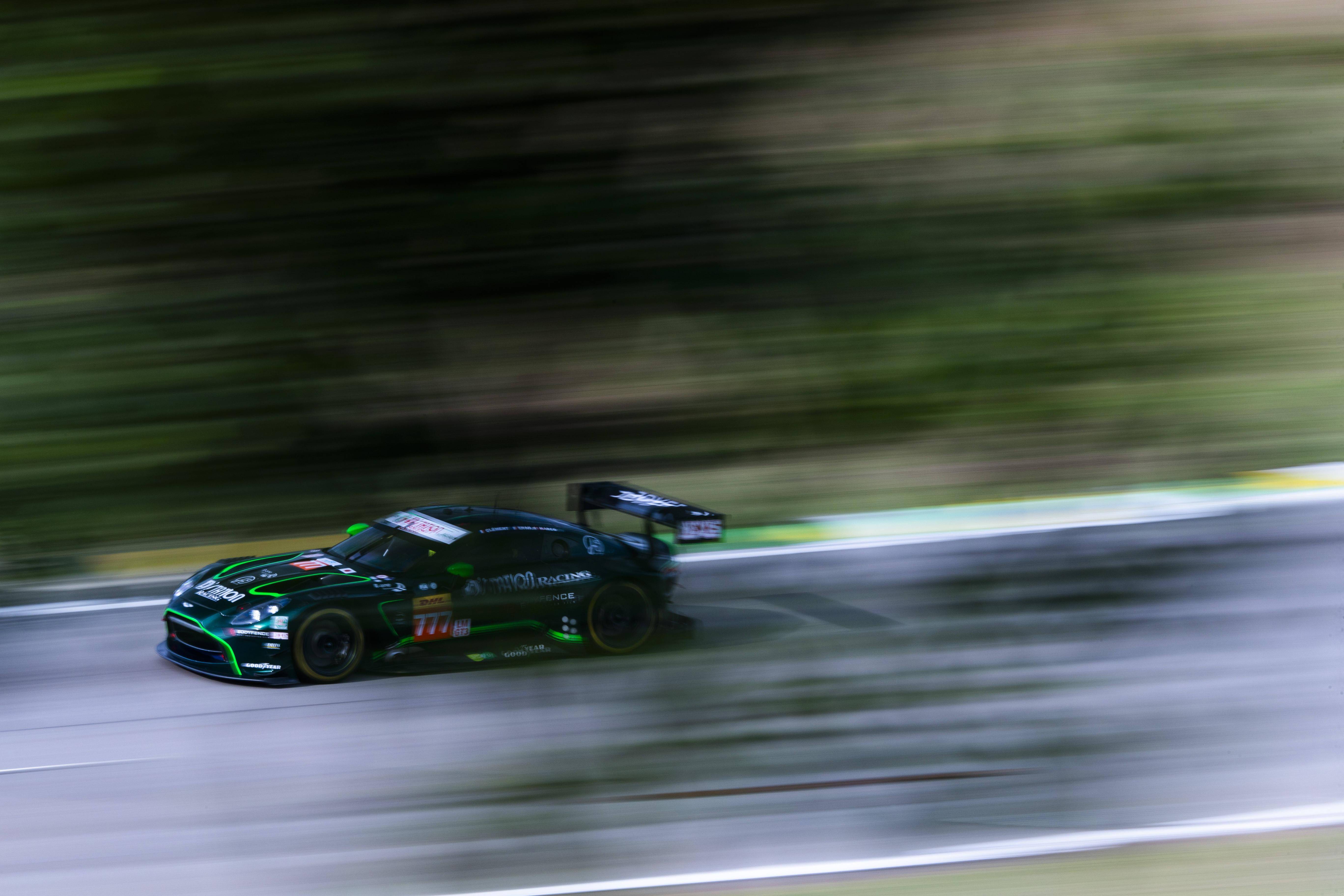 包含阿斯顿马丁碾压威廉姆斯，汉密尔顿状态火热的词条