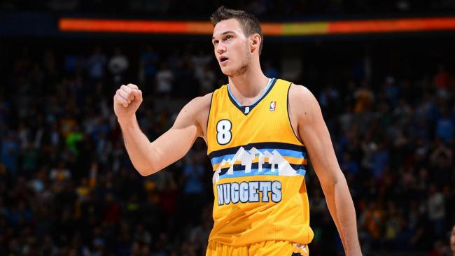 包含中国男篮绝地反击南韩男篮，加里纳利打破历史纪录的词条