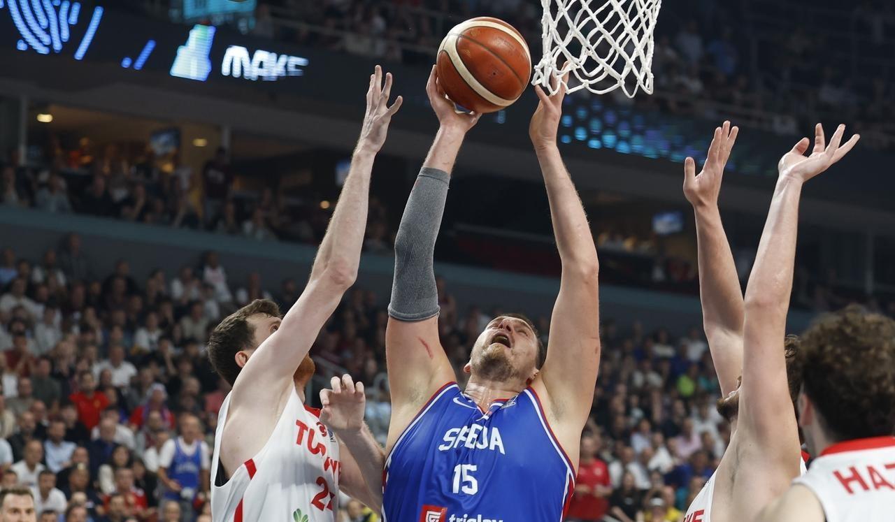 尼克斯险胜土耳其男篮，约基奇爆发神勇的简单介绍