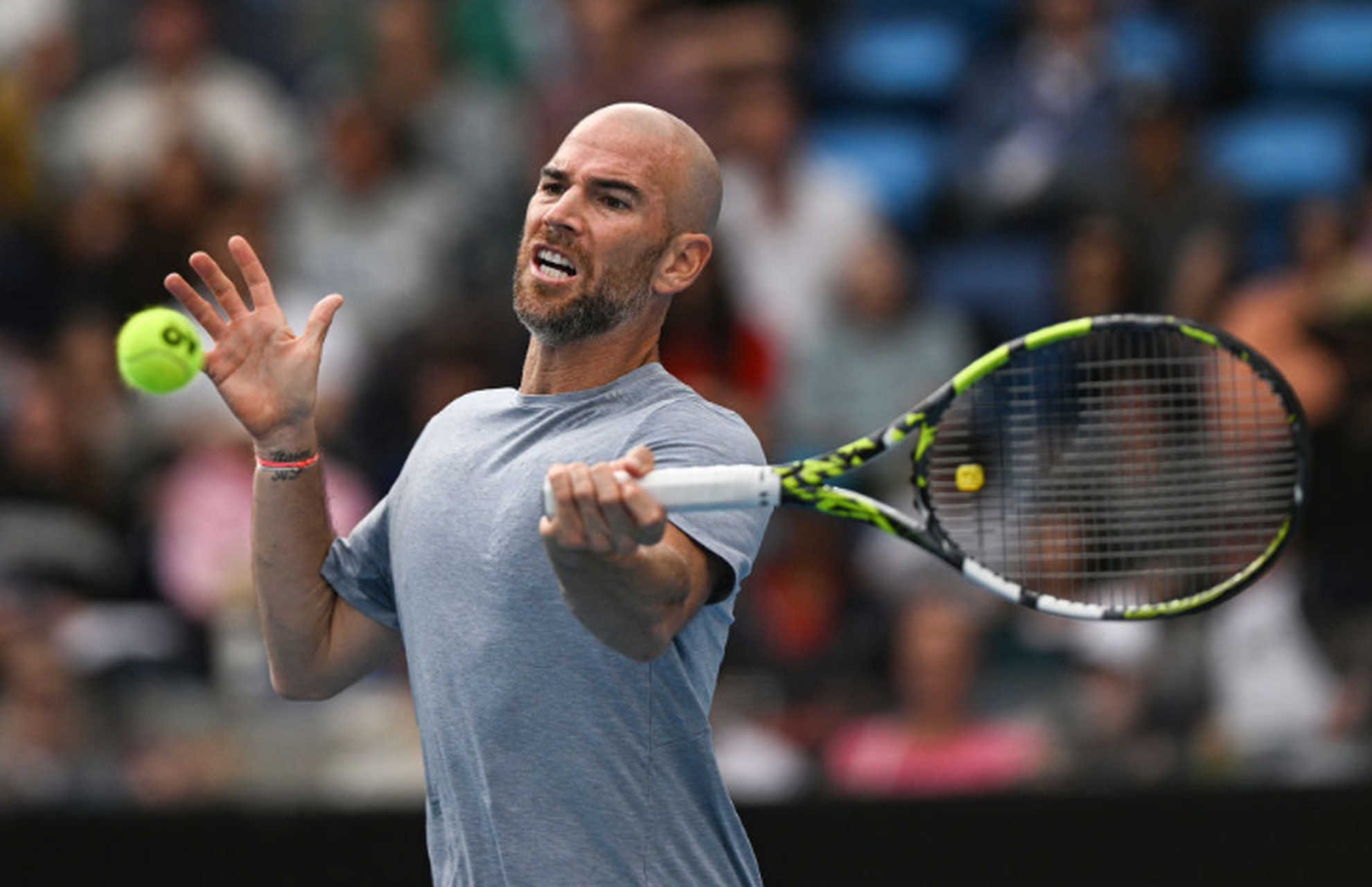 包含世界网球队翻盘法国网球队，德约科维奇完成帽子戏法的词条