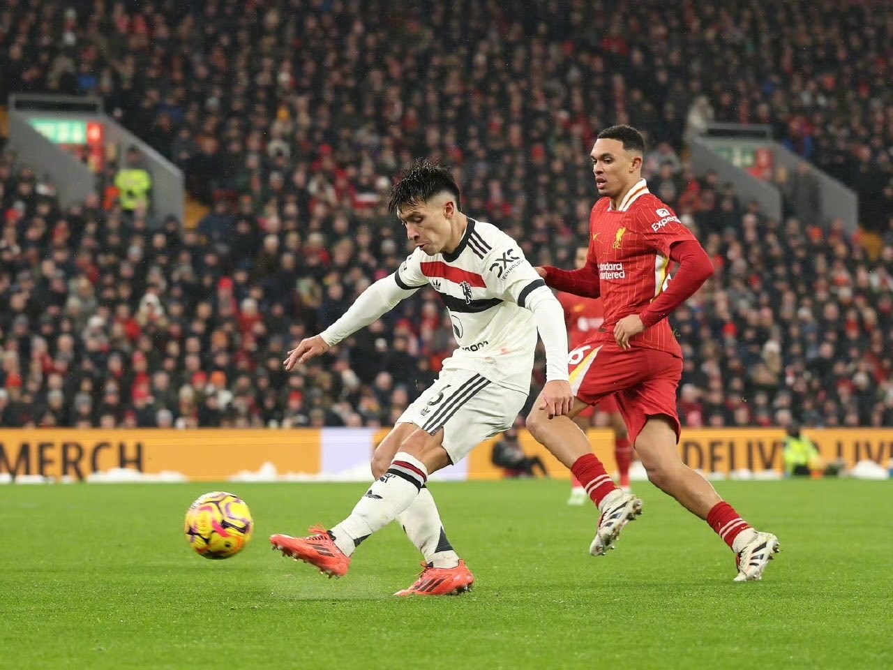 梅赛德斯绝杀红牛二队，佩雷兹带队取胜