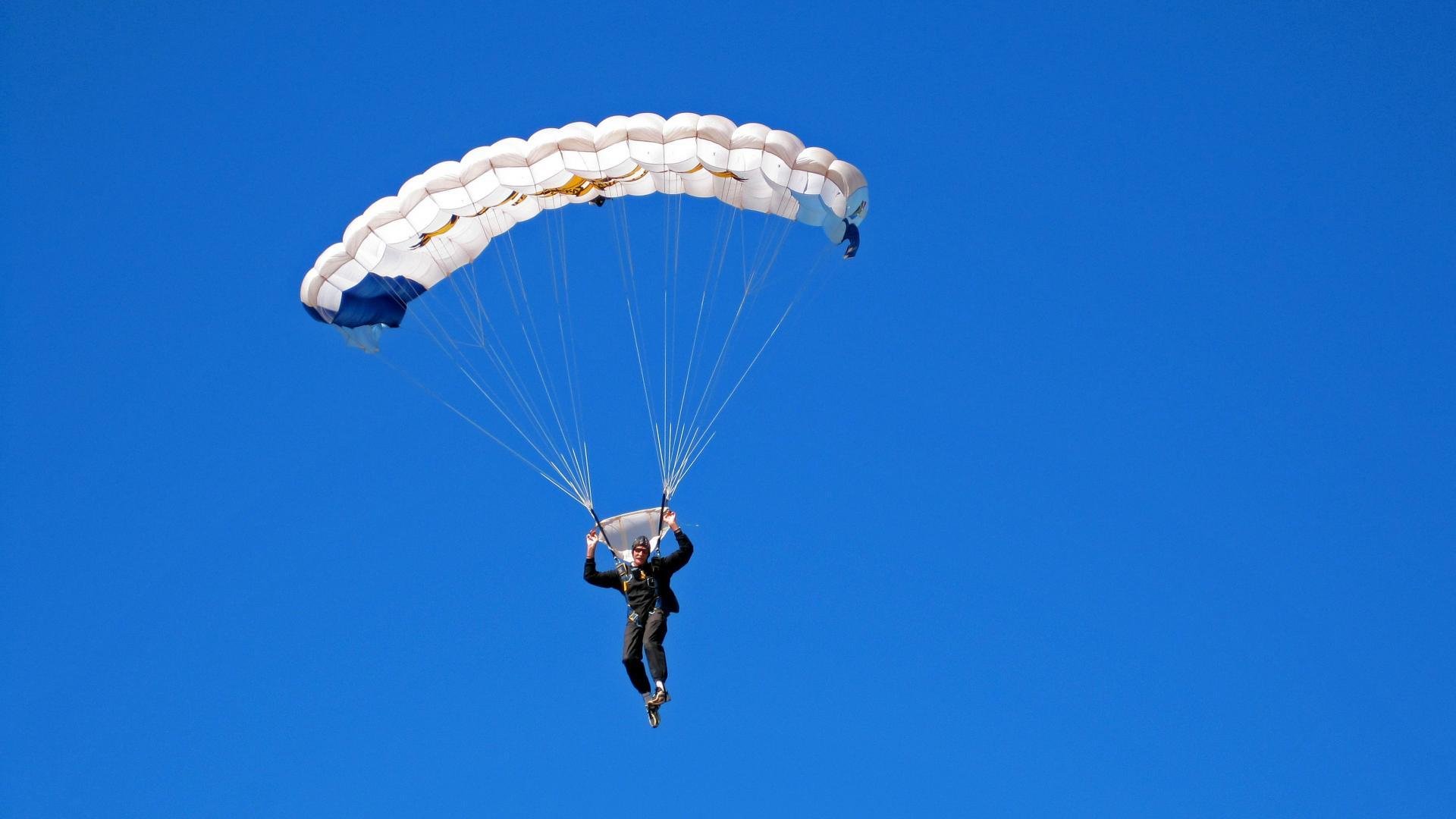 尼克斯轻取雄鹿的背后，贝恩如何悄然成为总决赛的隐形主宰